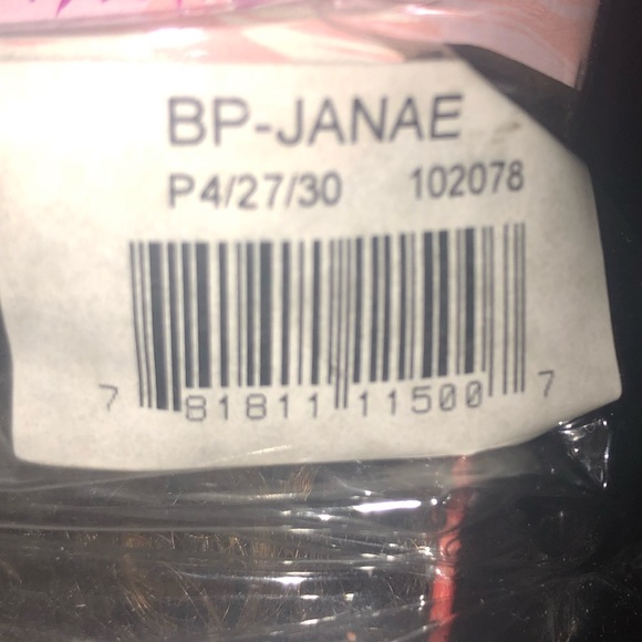 VIVICA A. FOX Bang ‘n Pony wig - Picture 8 of 11